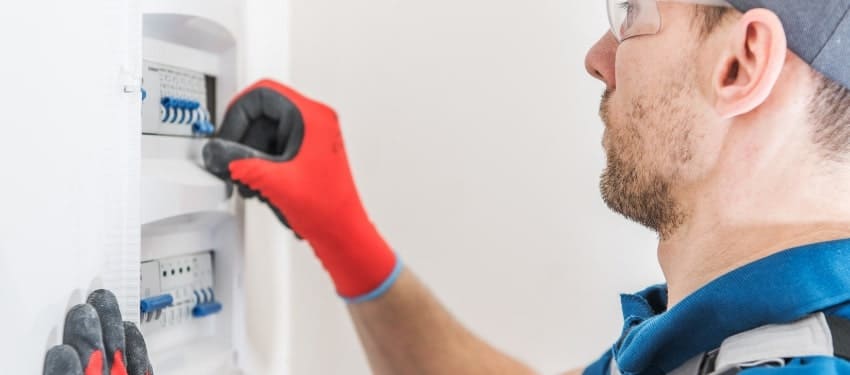 Is It Time to Replace My Electrical Panel? 10 Signs That You Should blog image