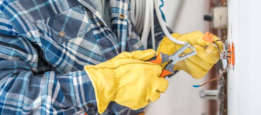 Why Hiring a Licensed Electrician is Worth It blog image