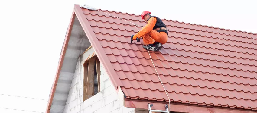 5 Reasons Why Getting a Roof Maintenance Should be on Your To-Do List blog image