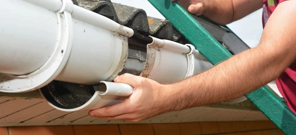 Signs Your Gutter Needs To Be Repaired blog image